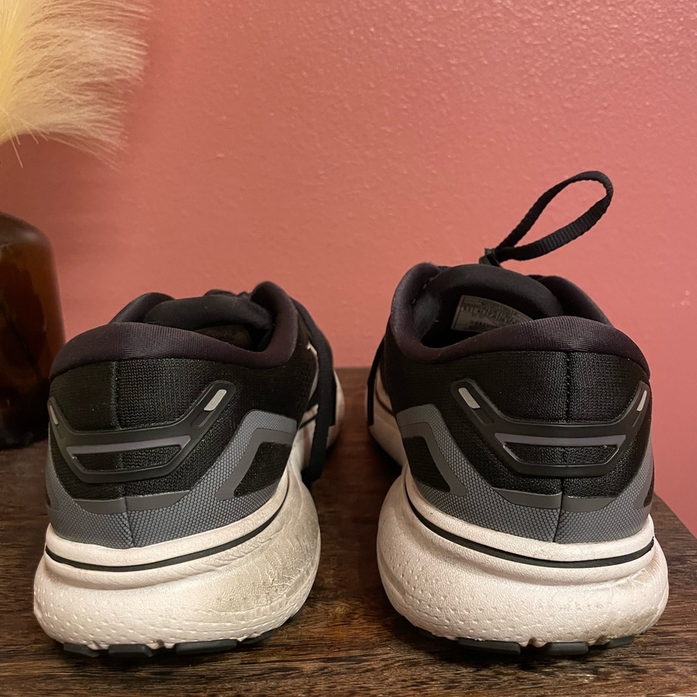 Brooks Ghost 15 size 9.5